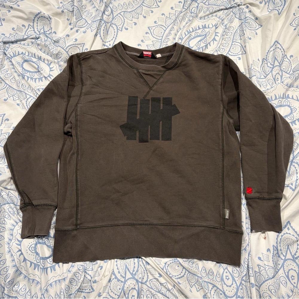 Undefeated Sweater Medium